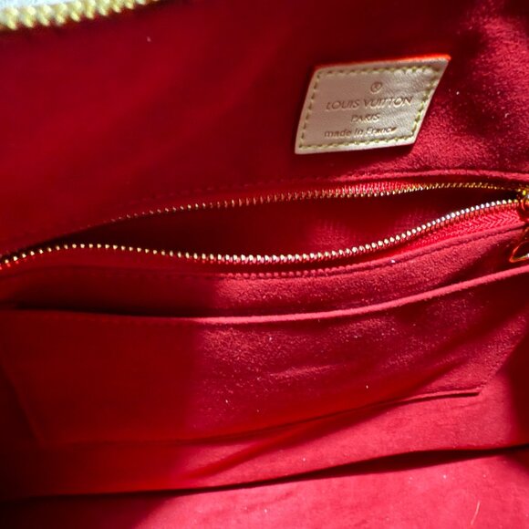 STUNNING Fashion HOBO! Brand New! Comes with Box and Bag (as seen in Picture) - Picture 2 of 10